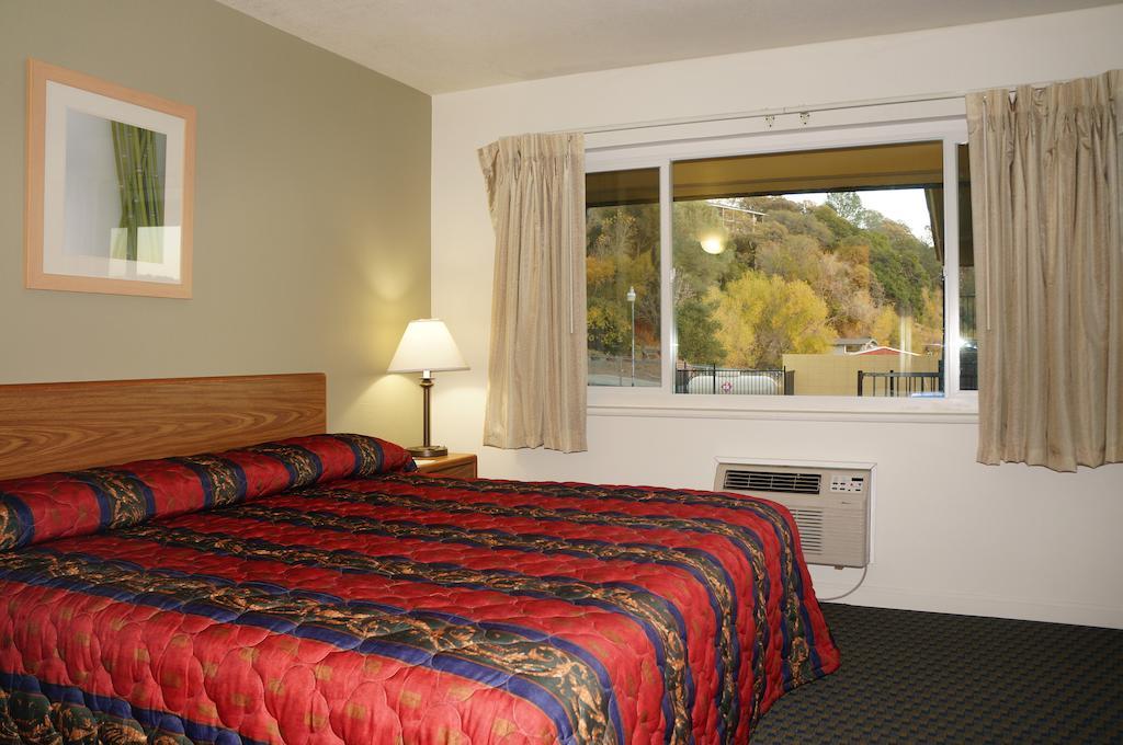 Lake Marina Inn Clearlake Oaks Bilik gambar