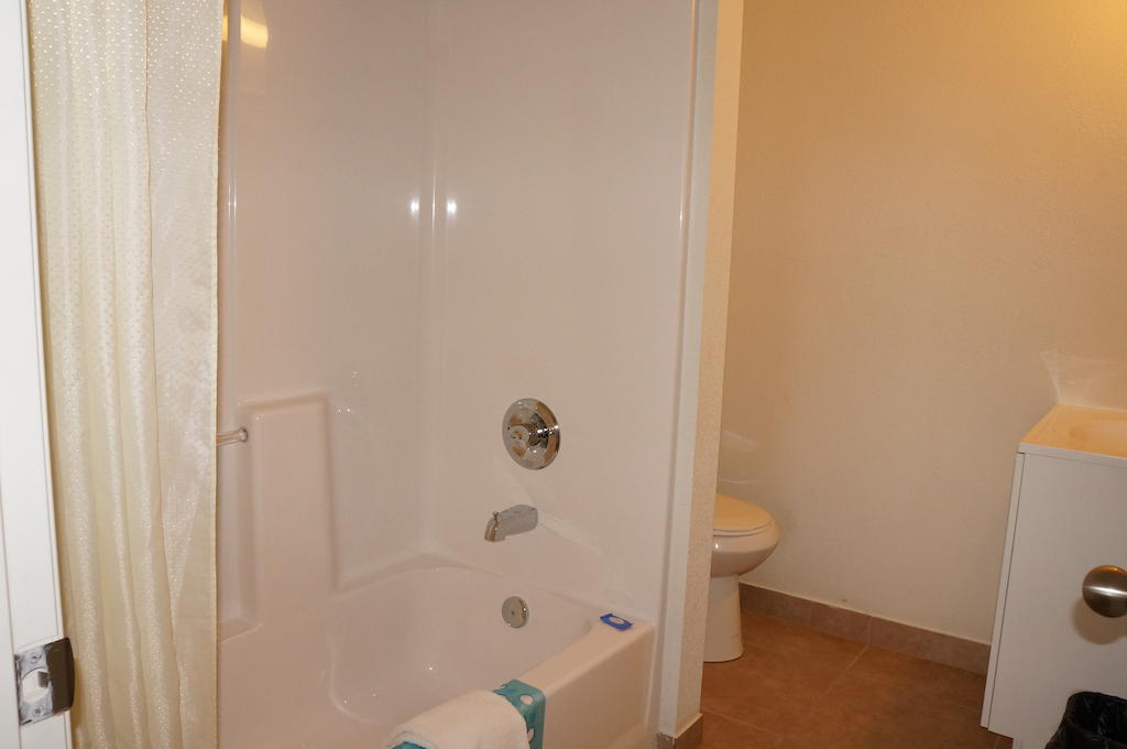 Lake Marina Inn Clearlake Oaks Bilik gambar